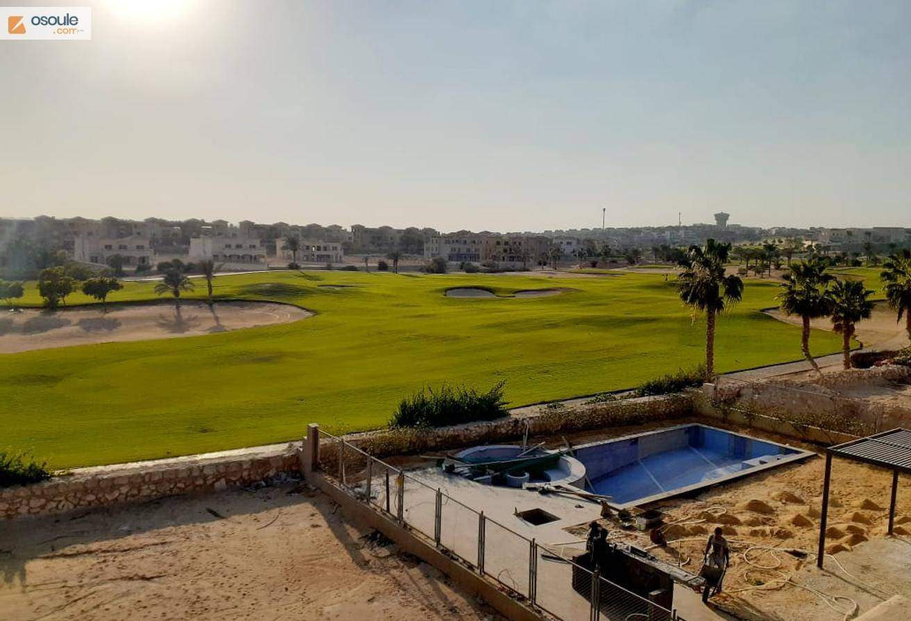 Standalone 1'st row with clear golf view For Sale