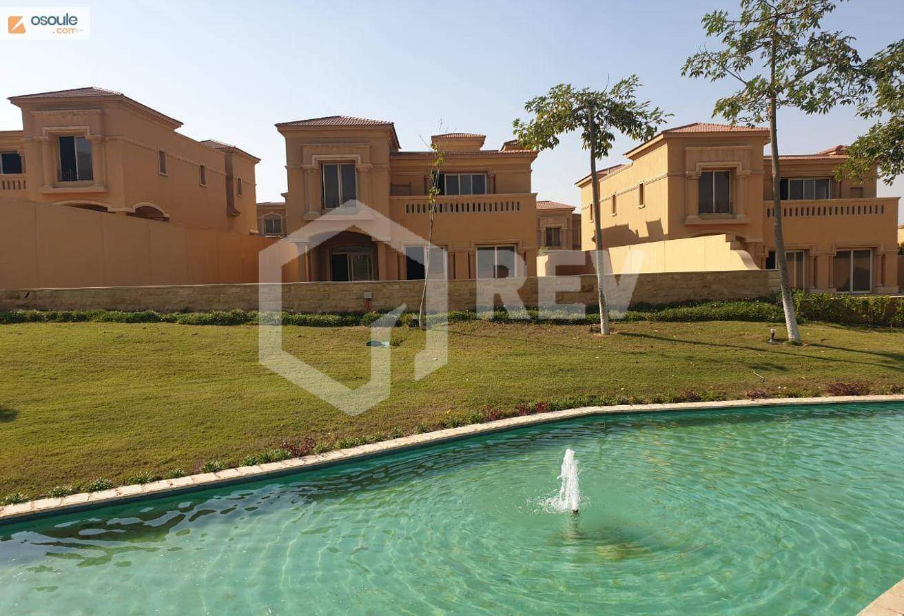 Townhouse 260m in Royal Meadows with lowest price in prime location