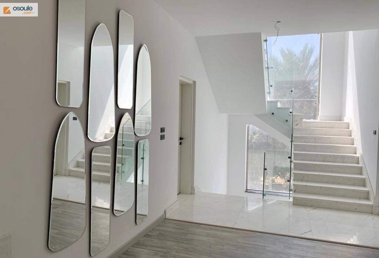 Luxury villa with Modern furnished Payrmids view