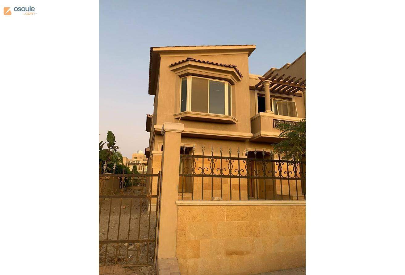 Townhouse Corner Meadows Park For sale Opportunity