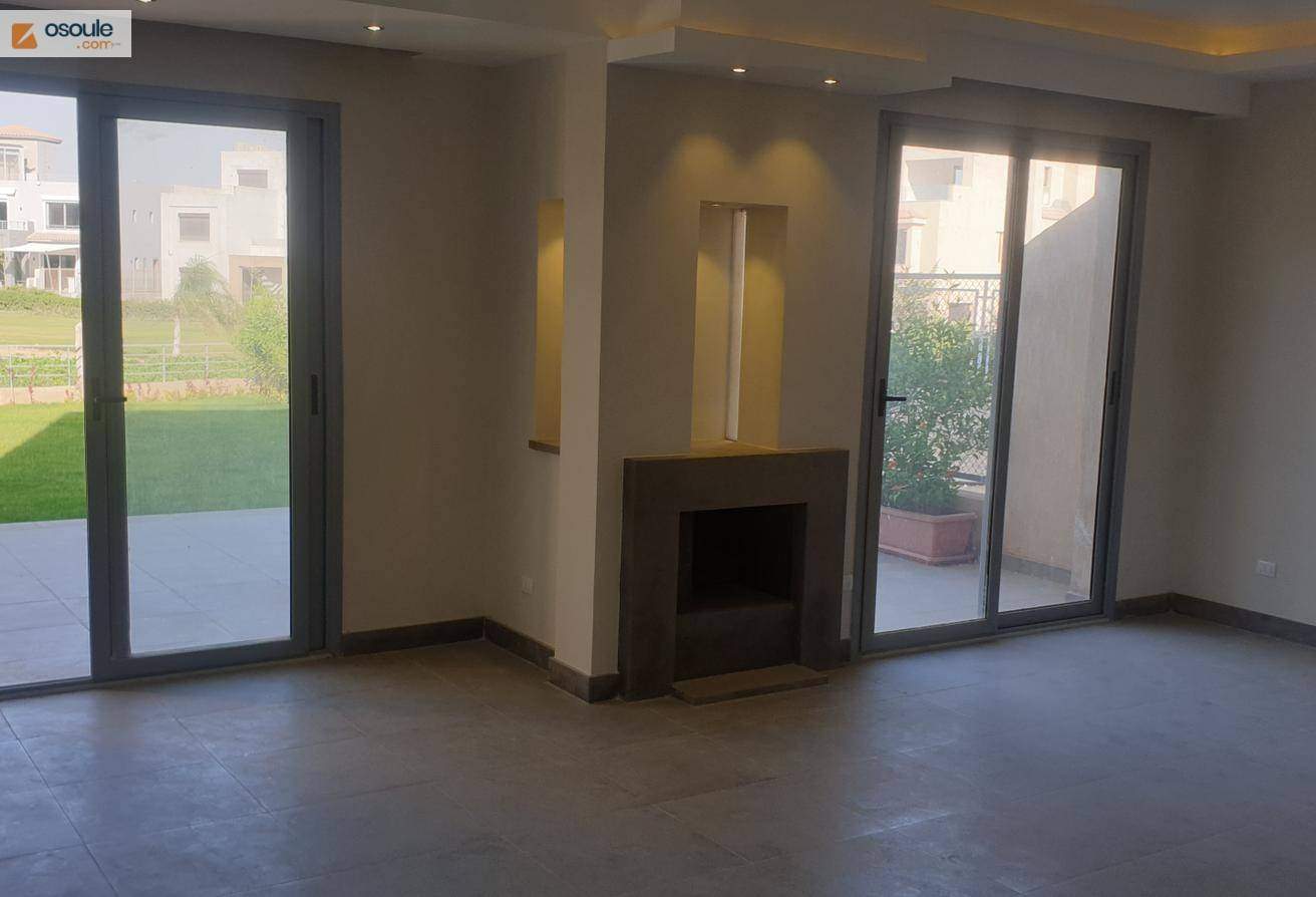 Twinhouse for Rent in Golf Ex 450m Semi Furnished.