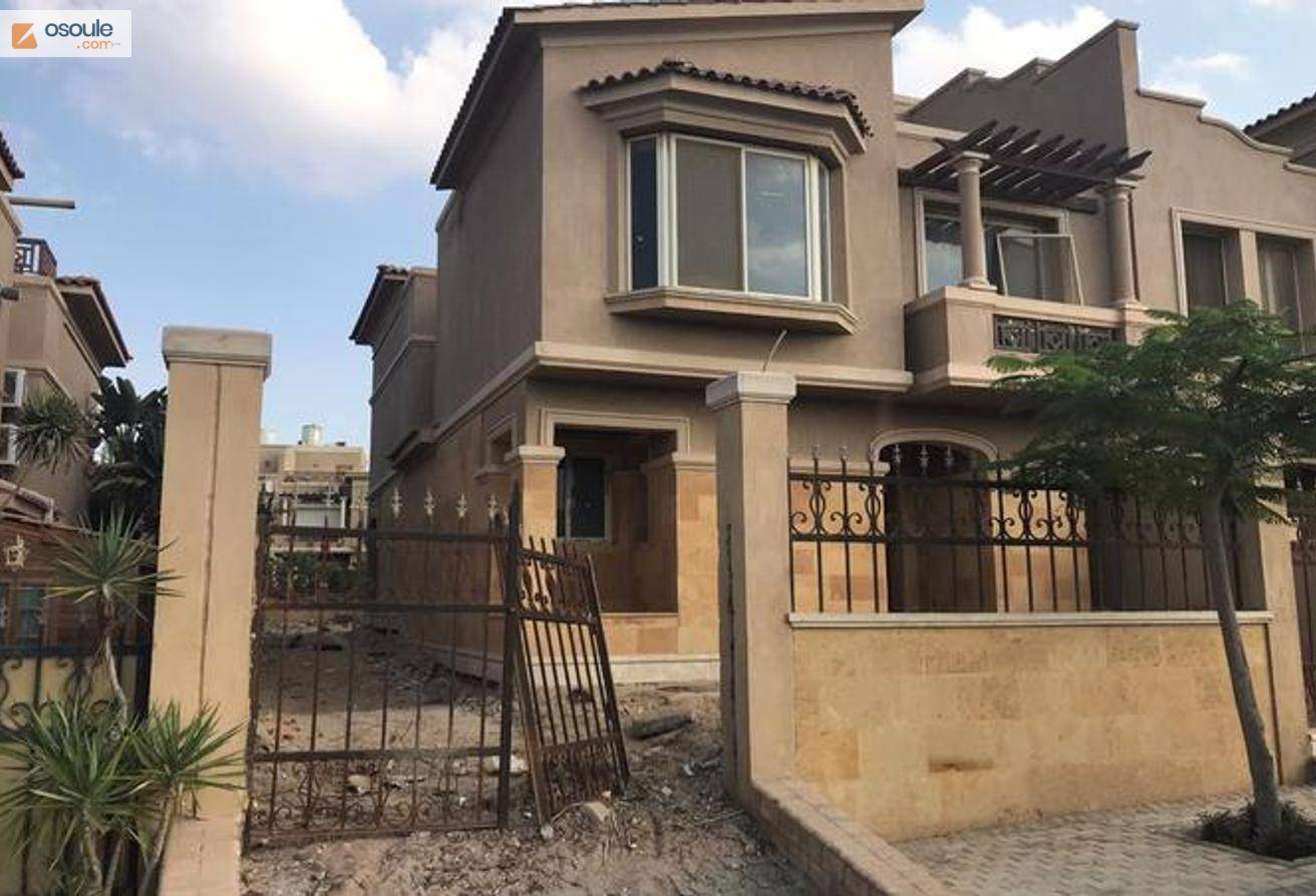 Townhouse Corner Meadows Park For sale Opportunity