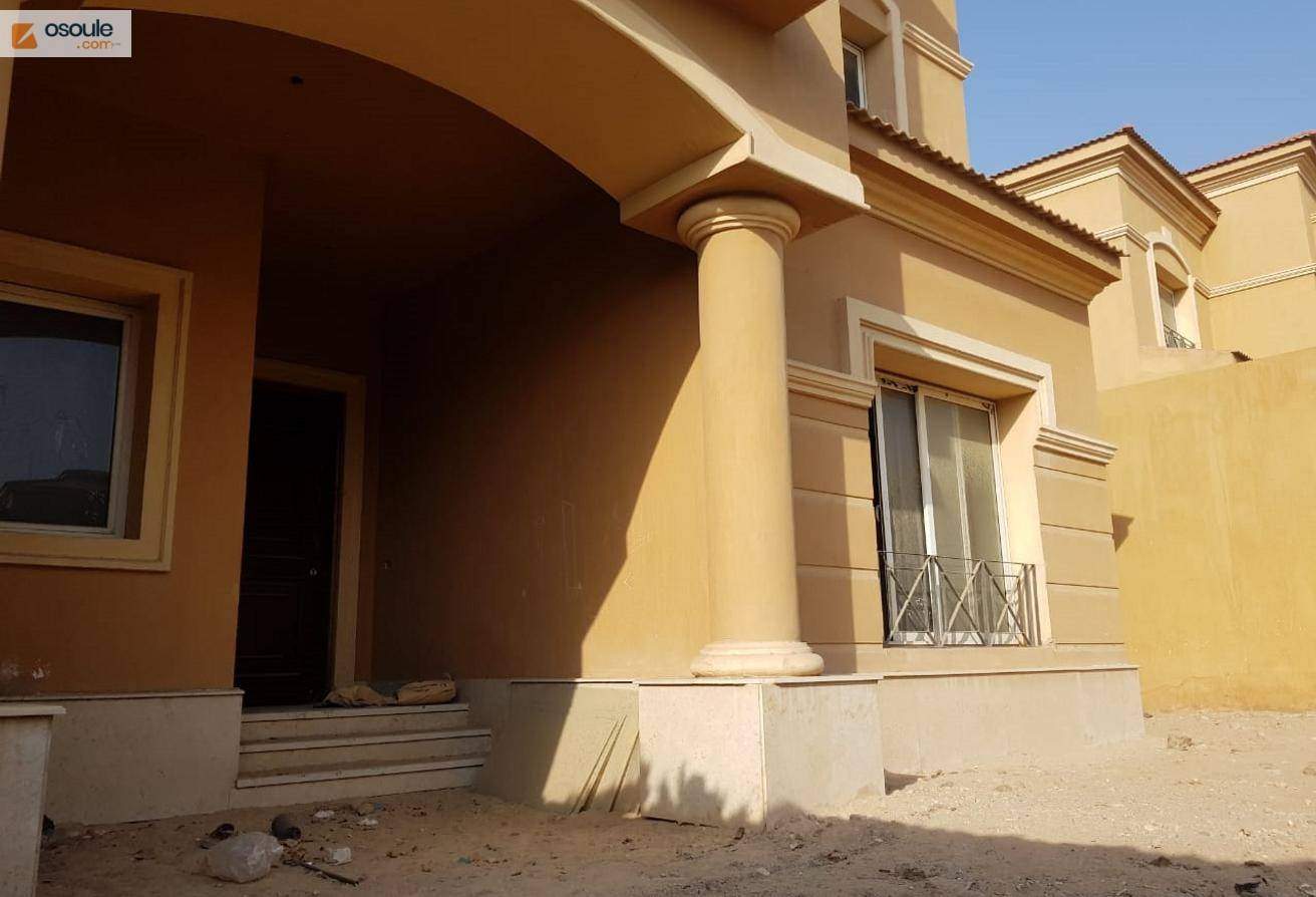 Twin house for sale in Royal meadowse - El Sheikh Zayed