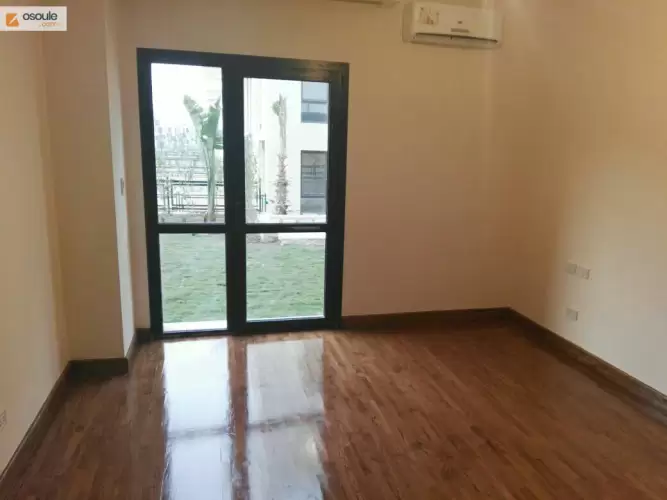 apartment for rent in westown with garden