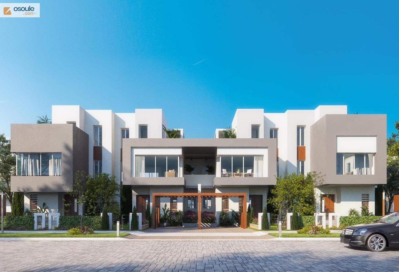 Townhouse Prime location on10 years in ETAPA Zayed