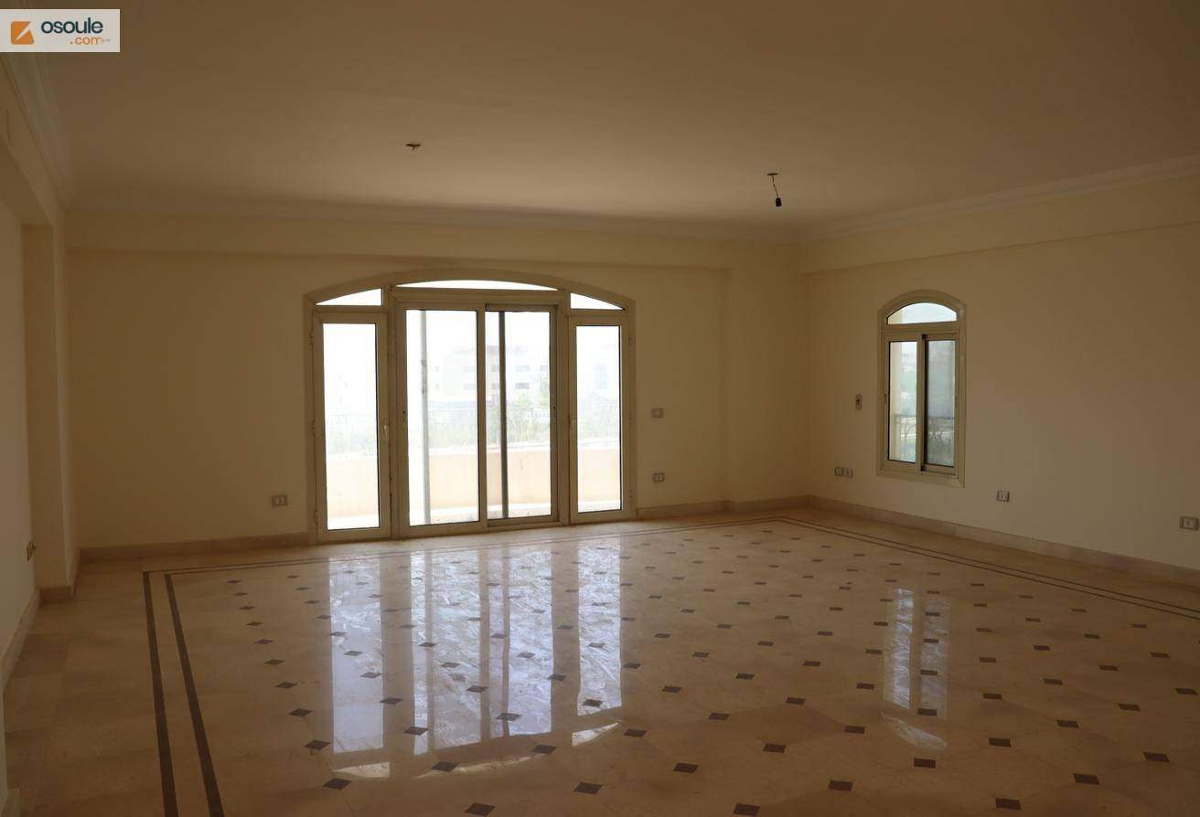 For rent in Choueifat , an apartment of 220 meters