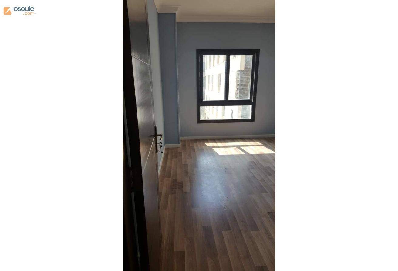 Rent in Eastown 210 M 1st use 19k luxurious